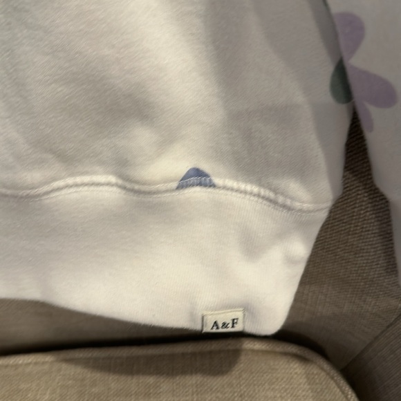 Abercrombie - Flowered Sweatshirt (Girls 13/14) - Picture 4 of 5